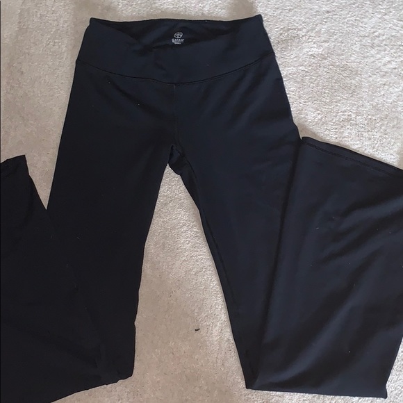 GAIAM Pants & Jumpsuits Plain Black Flared Yoga Pants Poshmark